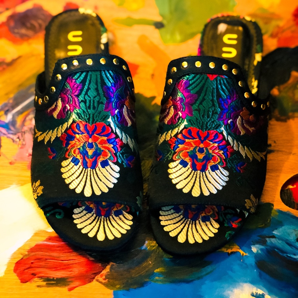 Unisa Brocade Slip On Sandal